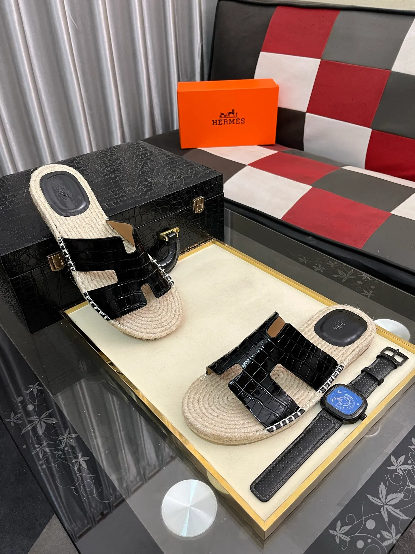Men's shoes 💰340⌚️⌚️《HERMES》Hermes 💁♂️Men's casual slippers, compare the quality at the counter🧚🏿♂️ The upper layer has a stone pattern with clear texture, showing high-end, high-end, comfortable to wear and versatile. Purely hand-pulled, raw rubber breathable outsole, breathable and comfortable lambskin lining, 100% comfortable density, original rubber outsole wear-resistant code number 38-44. Can be customized 45-46-47
